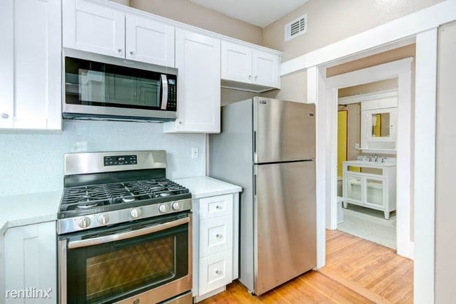 Building Photo - 1136 N Columbus Ave