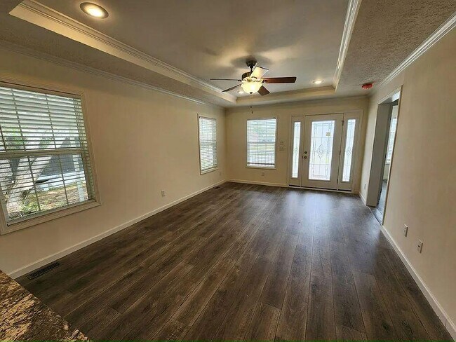 Building Photo - 164 Eland Dr