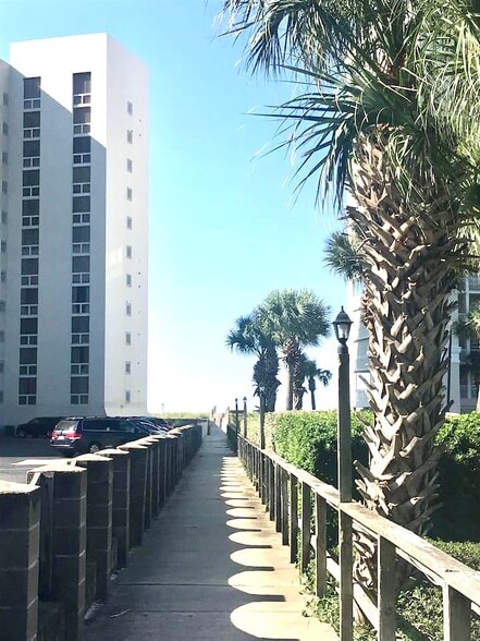 Protected sidewalk to beach - 930 Gulf Shore Dr