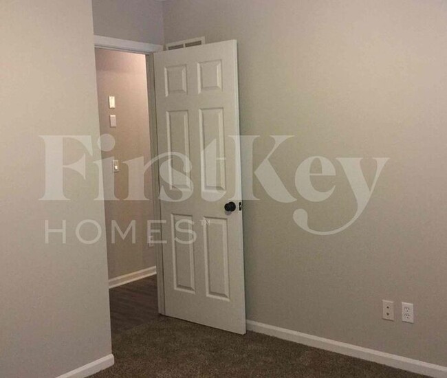 Building Photo - 1707 Brent Ln