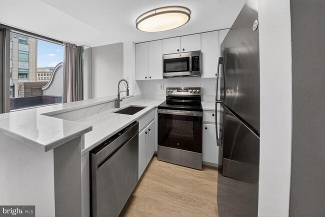 Building Photo - 701 Pennsylvania Ave NW