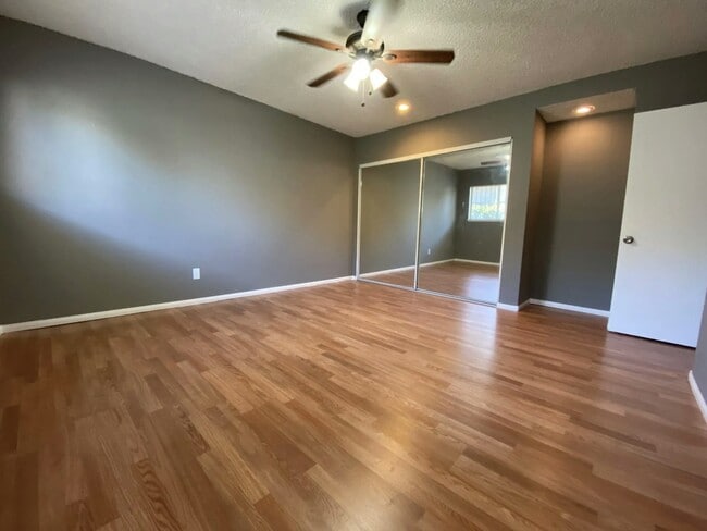 Building Photo - 2037 Lime Ave
