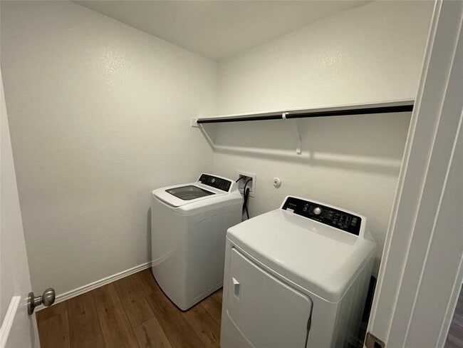 Building Photo - 337 Jeffers