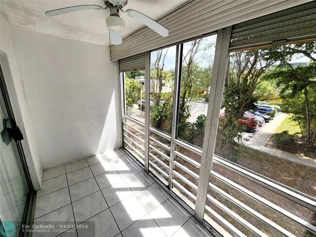 Building Photo - 1638 Embassy Dr