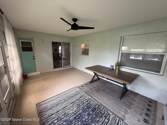 Building Photo - 1305 Ambra Dr