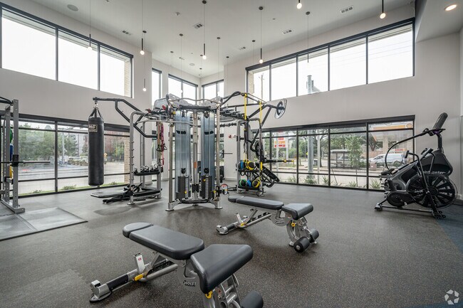 Building Photo - Receive a $500 GC! Lease Today!