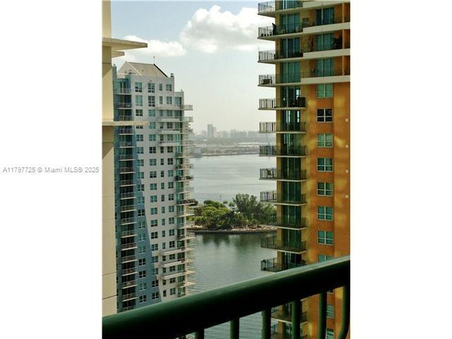 Building Photo - 1200 Brickell Bay Dr