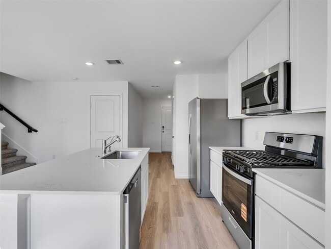 Building Photo - 18711 Sunset Horizon Dr