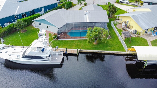 Building Photo - 1360 SW Albatross Way