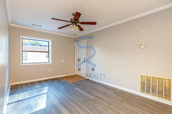 Building Photo - Move in before November 15th and get $100 ...