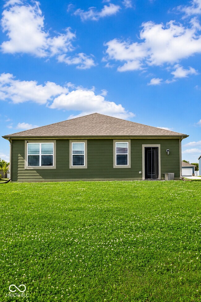 Building Photo - 9237 Kavanaugh Dr