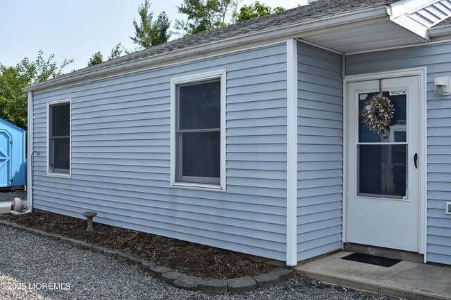 Building Photo - 8 Lake Superior Dr