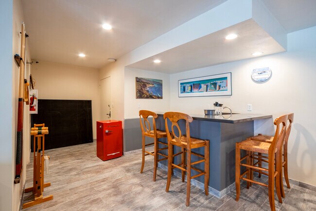 Building Photo - 2721 2nd St