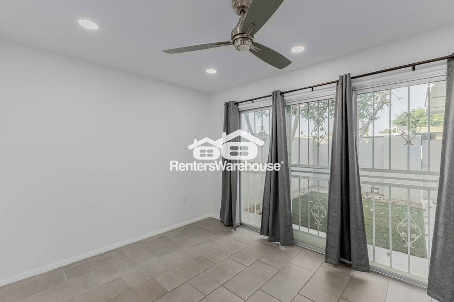 Building Photo - 13211 N Cedar Dr