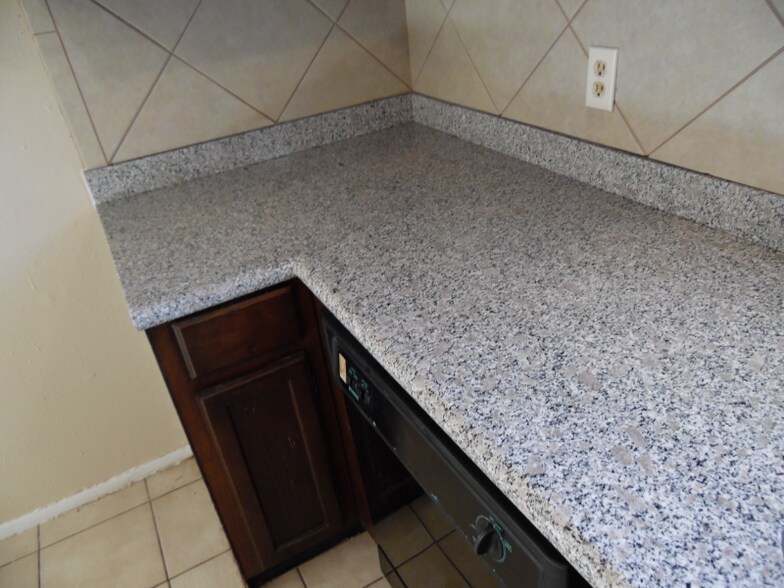 Building Photo - 1708 N Avenue R