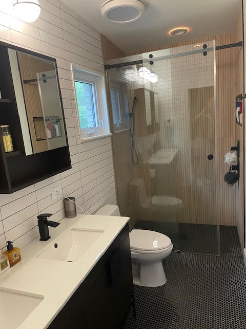 Building Photo - 360 Elden Dr NE