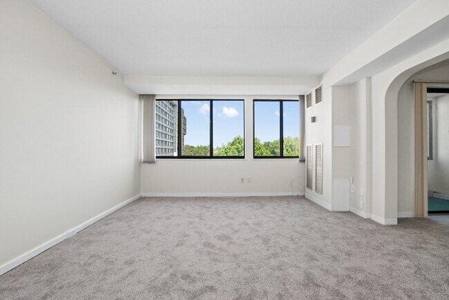 Building Photo - 250 Hammond Pond Pkwy