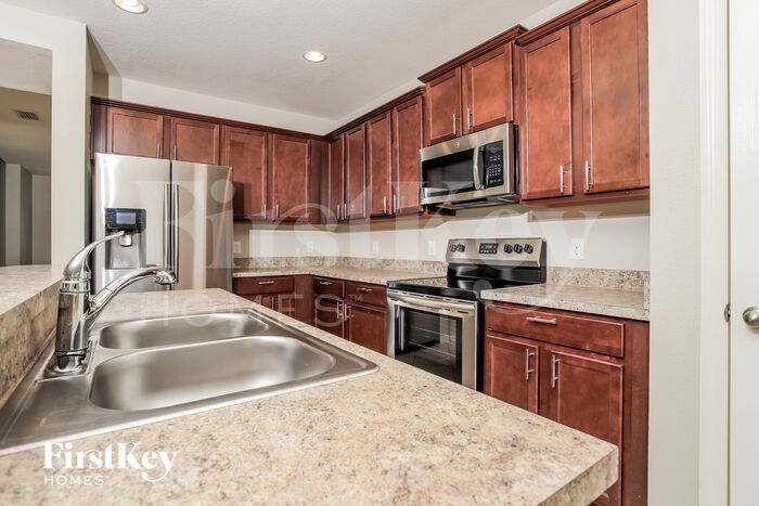 Building Photo - 4877 Rockvale Dr