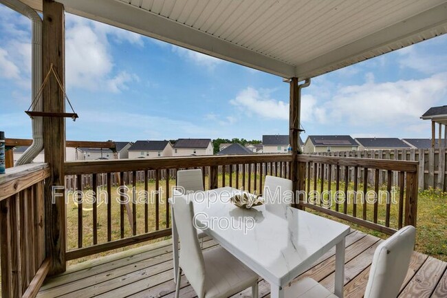 Building Photo - 300 Barony Pl Dr