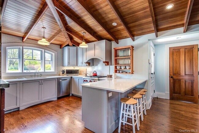 Building Photo - 106 Old Depot Rd