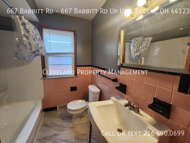 Building Photo - 667 Babbitt Rd