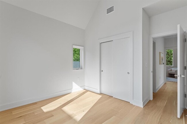 Building Photo - 2611 Wilson St