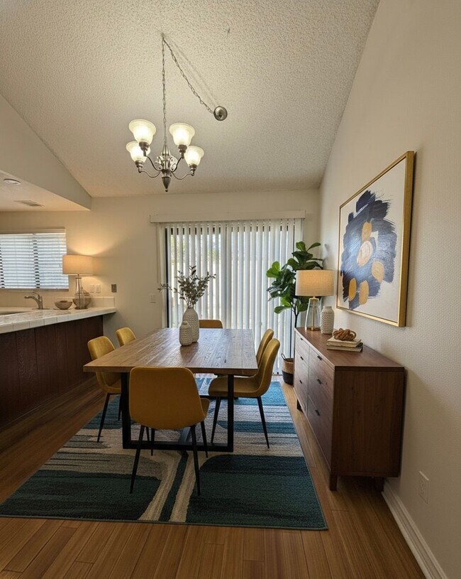 Building Photo - Private 2 Bed 2 Bath Single-Story Living in West Anaheim