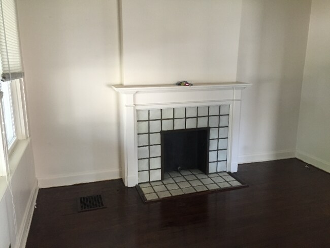 Building Photo - 57 W Lakeview Ave