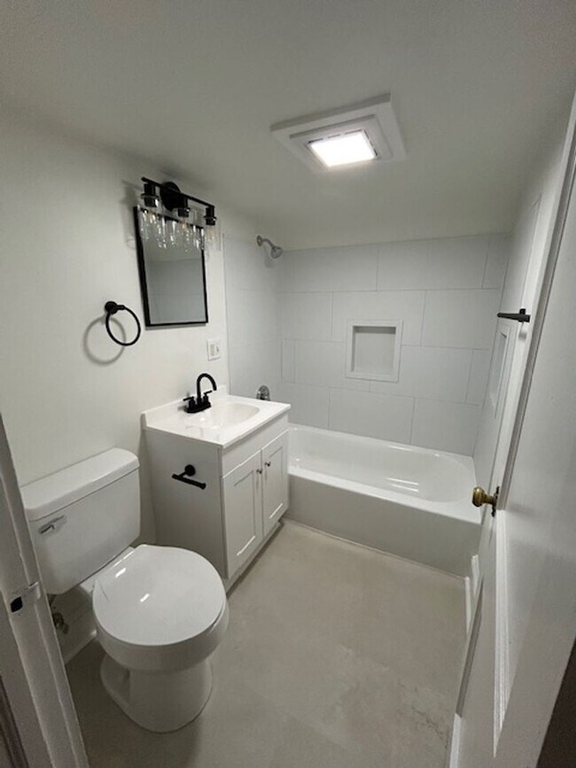 Building Photo - 408 Orchard Dr