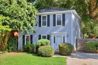 Building Photo - 2453 Riverlook Dr