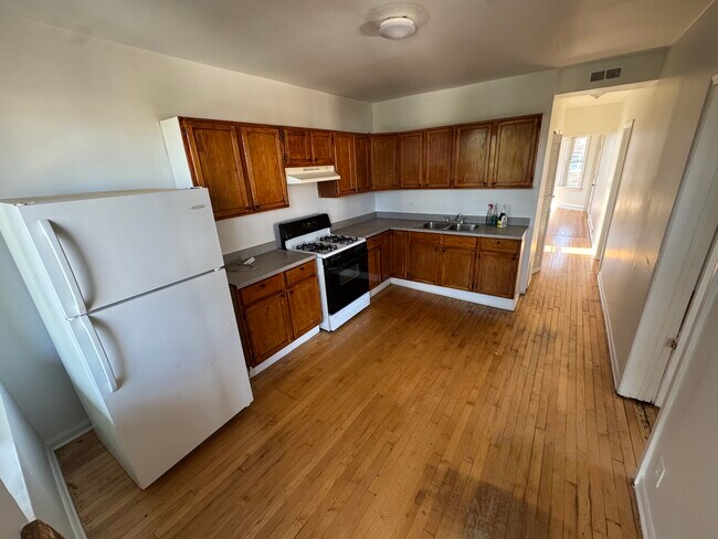 Building Photo - 4251 W Haddon Ave