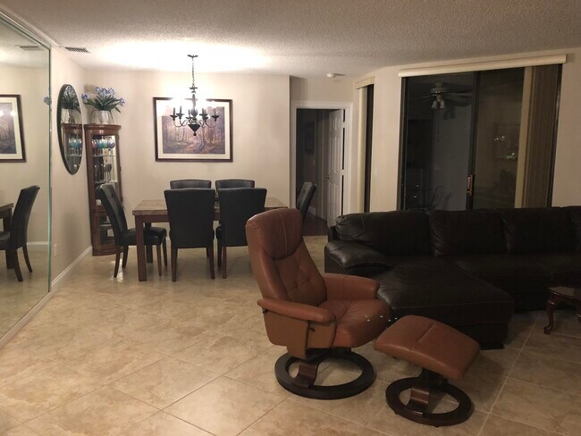 Building Photo - 5187 Europa Dr