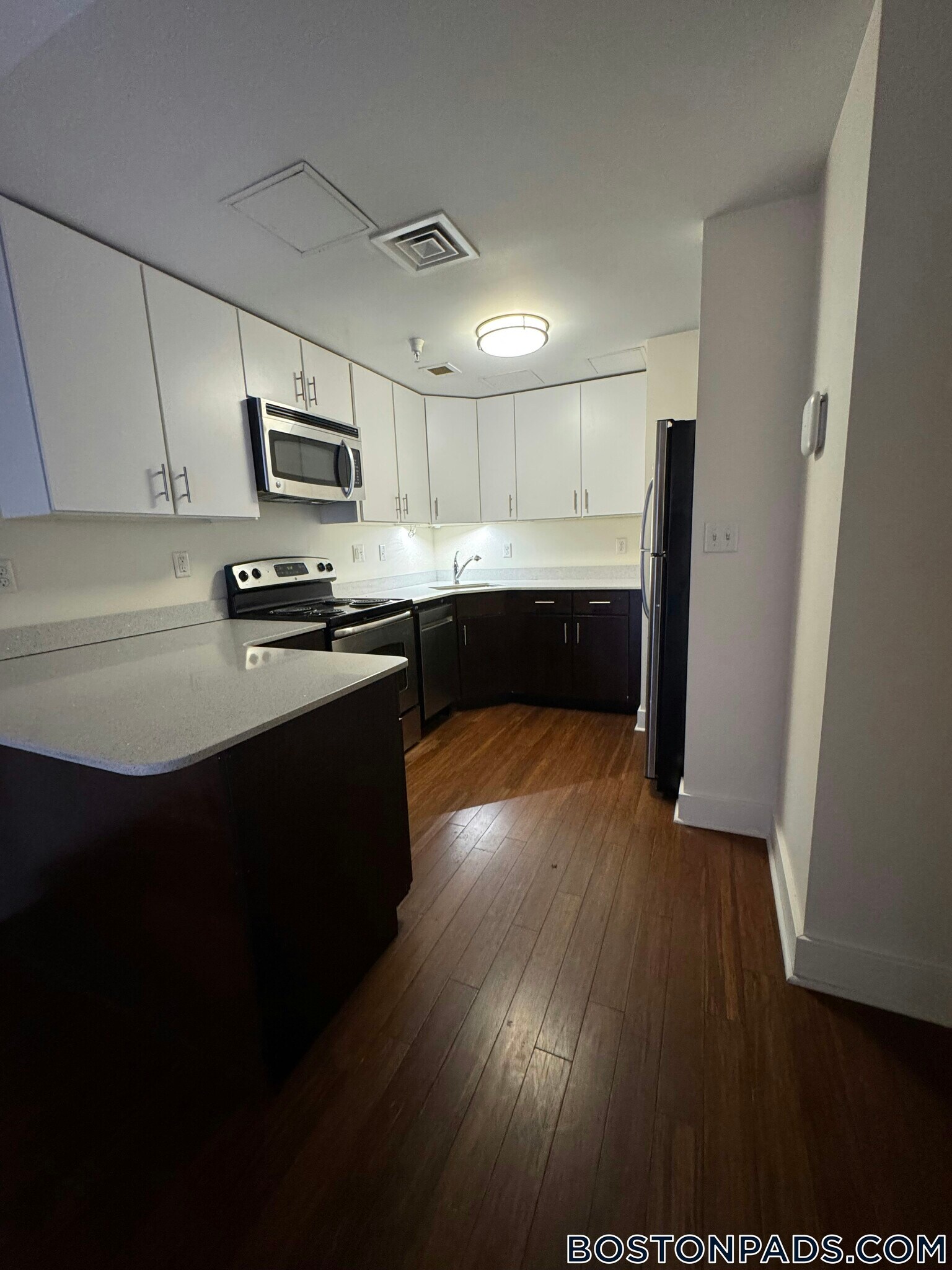 Building Photo - 8 Winter Pl