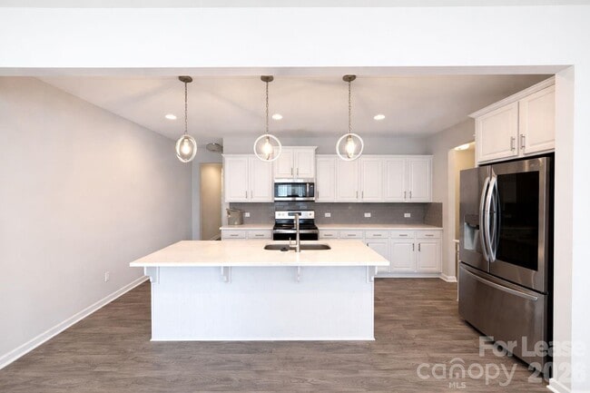 Building Photo - 11154 Woodland Crk Wy