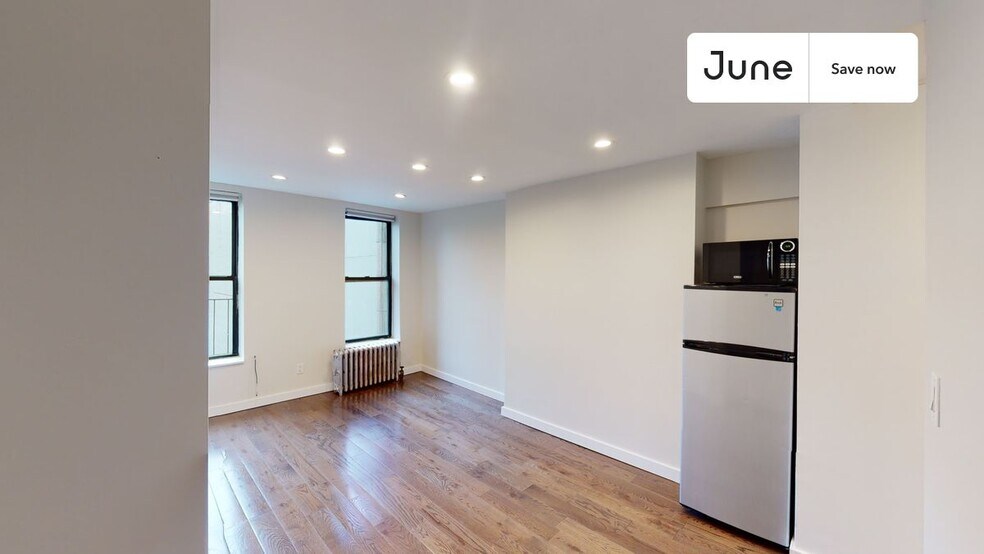 Building Photo - 534 E 14th St