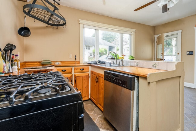 Building Photo - Pittstown