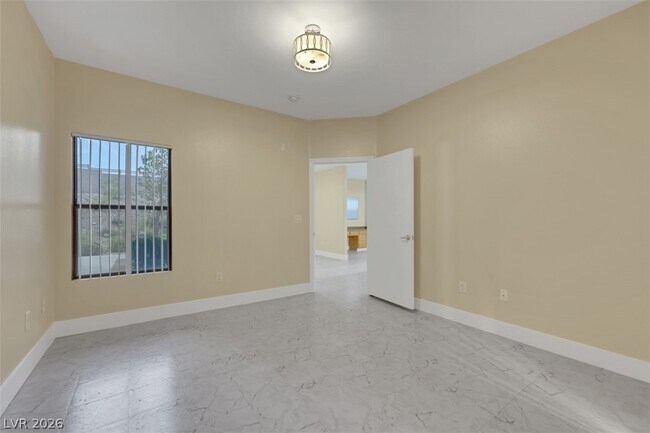 Building Photo - 45 Maleena Mesa St