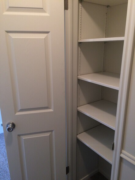 Building Photo - 2251 S 3500 W