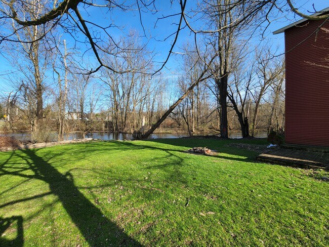 Building Photo - 6784 N Manlius Rd