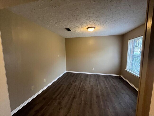 Building Photo - Spacious 4BR/2BA Home In Montgomery, AL