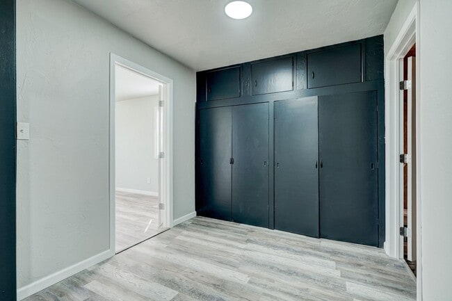 Building Photo - Move-In Ready! Beautifully Updated Home with Easy I-40 Access!