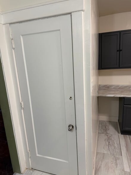 Building Photo - 732 Rockford Ave