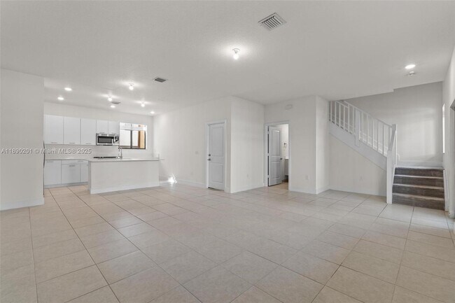 Building Photo - 4612 NW 83rd Pkwy