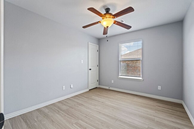 Building Photo - 1118 Springhill Rd