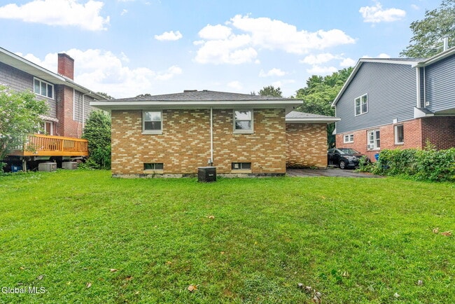 Building Photo - 92 Daytona Ave