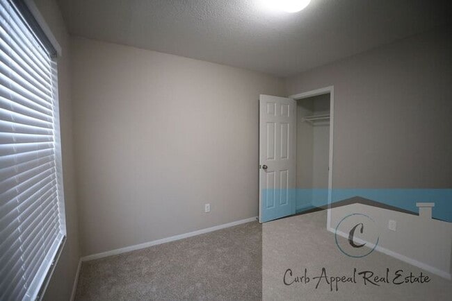 Building Photo - Beautiful 4 bedroom/2 bath home - Nettleton!! $900 move in special