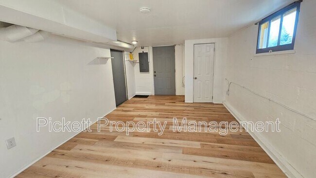 Building Photo - 2109 E Highlands St