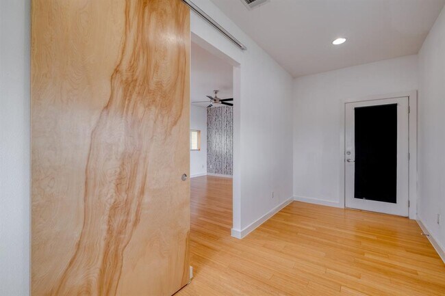 Building Photo - 5517 Agatha Cir