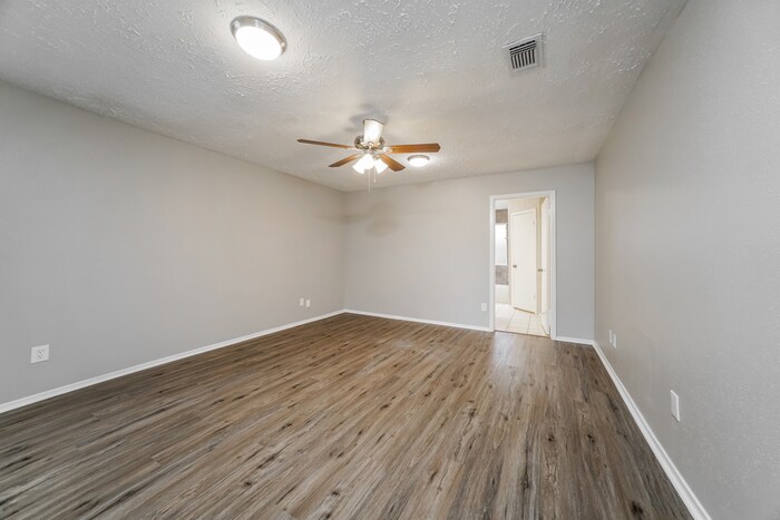 Building Photo - 13323 Tara Oak Dr