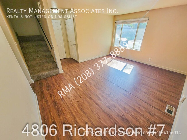 Building Photo - Great Townhouse Located on The Bench!!!